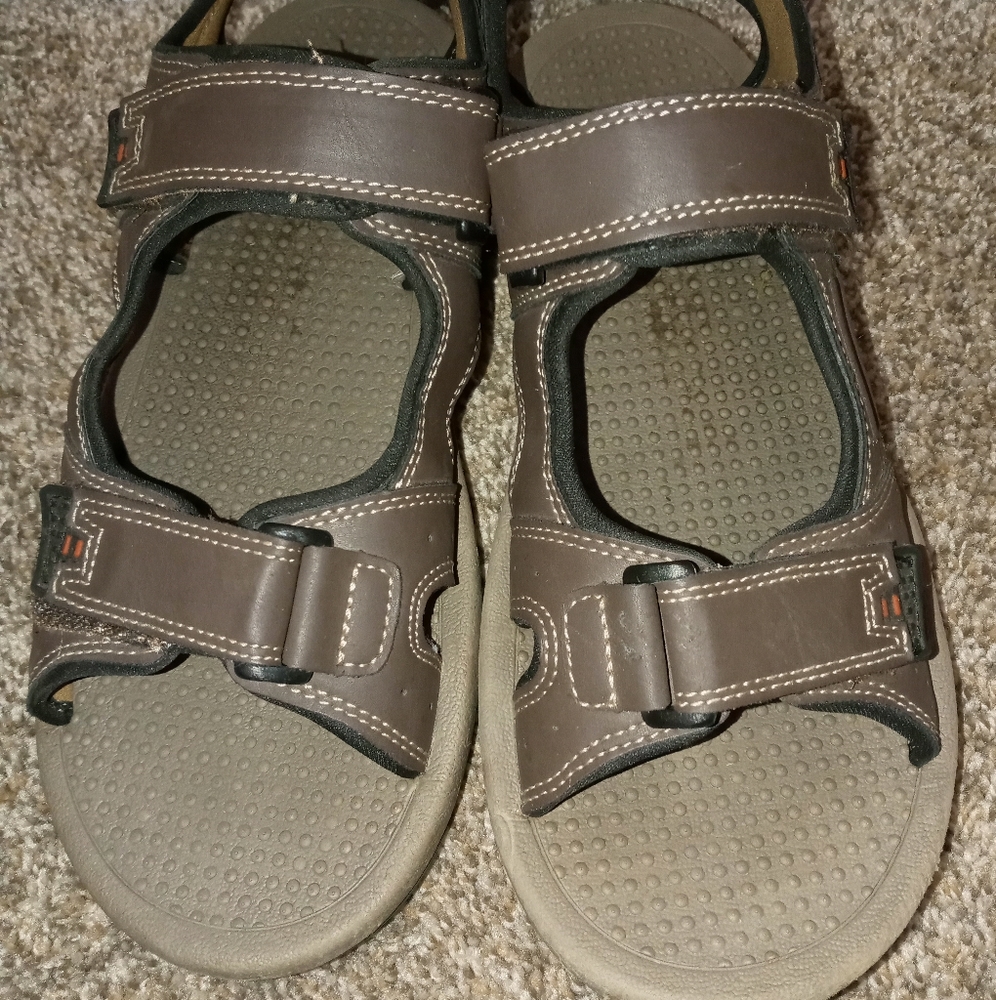 Khombu Brown Sandals Size 10m